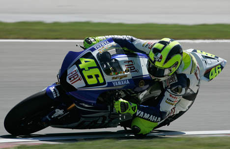 Valentino Rossi førte Frankrigs Grand Prix sidste år inden et teknisk problem fratog ham sejren. På søndag går det løs i Le Mans påny, hans Fiat Yamaha fungerer optimalt og Rossi er igen storfavorit.